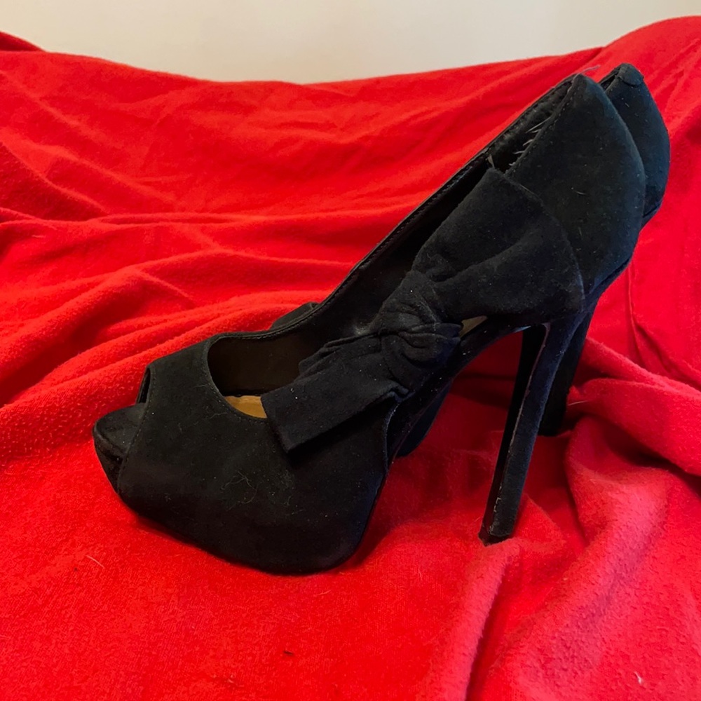 Steve Madden black stiletto’s.  Size 5 1/2